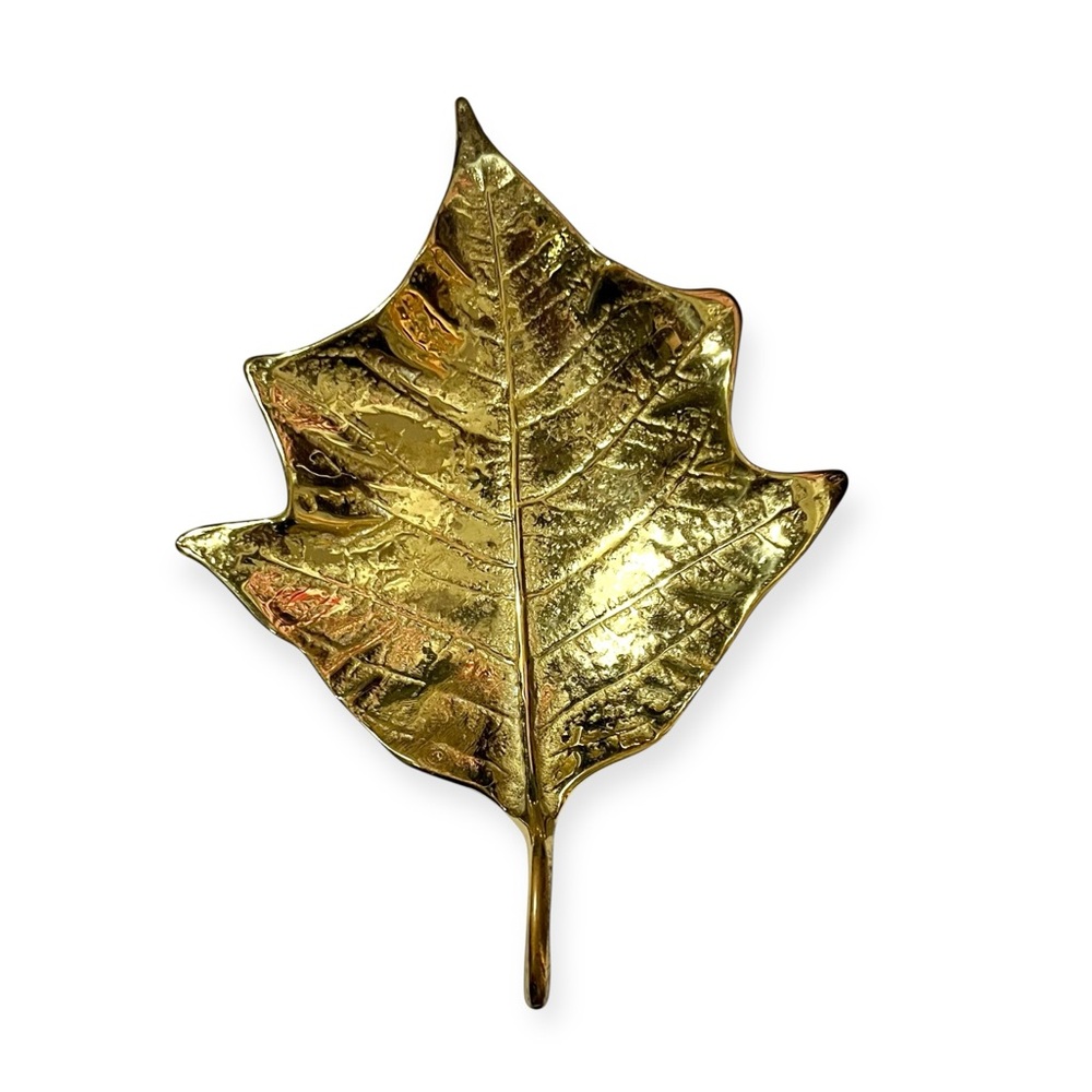 Vintage 1948 Virginia Metalcrafters Brass Poinsettia Leaf Dish